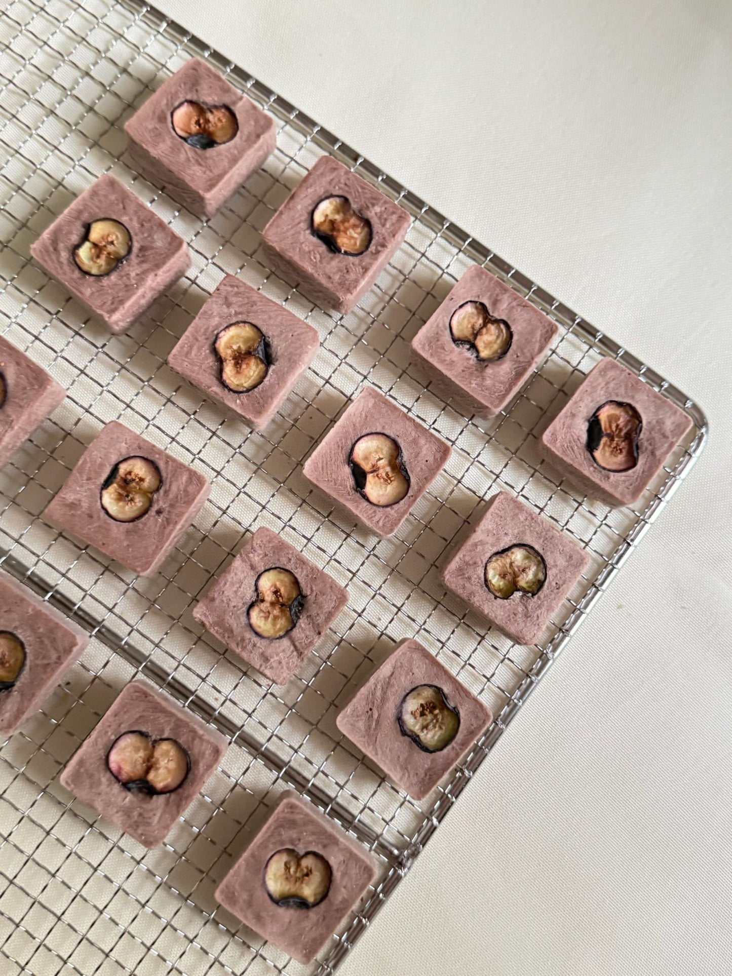 Freeze-dried purple sweet potato and blueberry duck meat floss