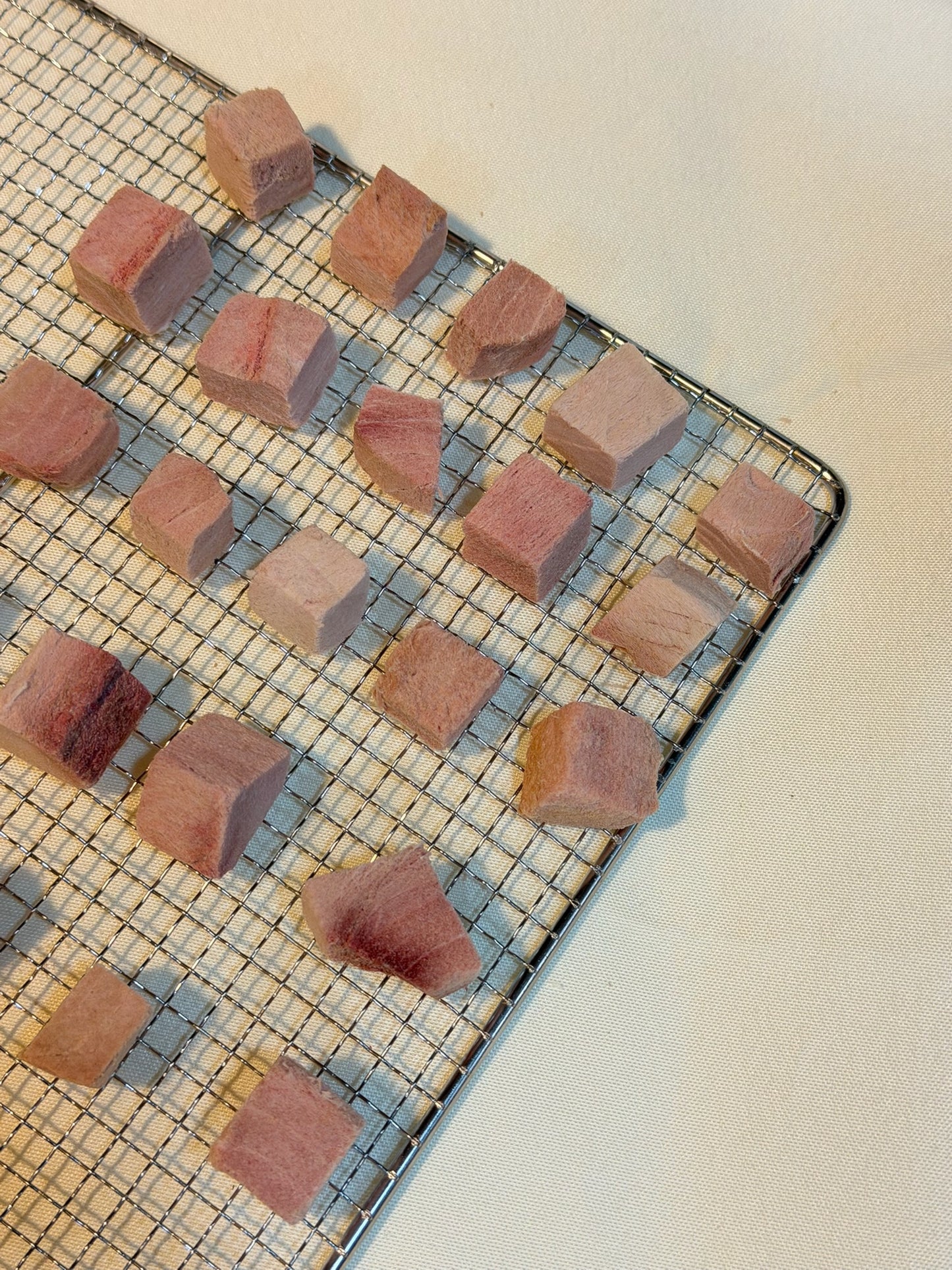 Freeze-dried sashimi-grade yellowfin tuna